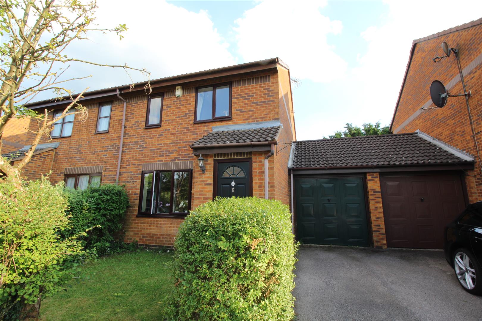 WALKING DISTANCE OF MAIN LINE RAILWAY STATION<br/><br/>At Stratfords we are pleased to present this 3 bedroom semi-detached property in the well loved area of Fenny Stratford. The property is located within walking distance of the main line railway stati